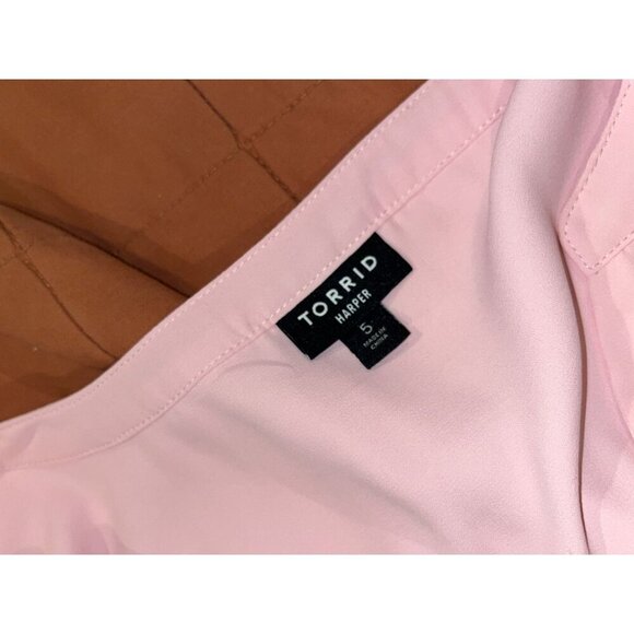 Torrid Harper Pink Tab Sleeves V-Neck Women's Blouse Size 5x - Picture 4 of 9